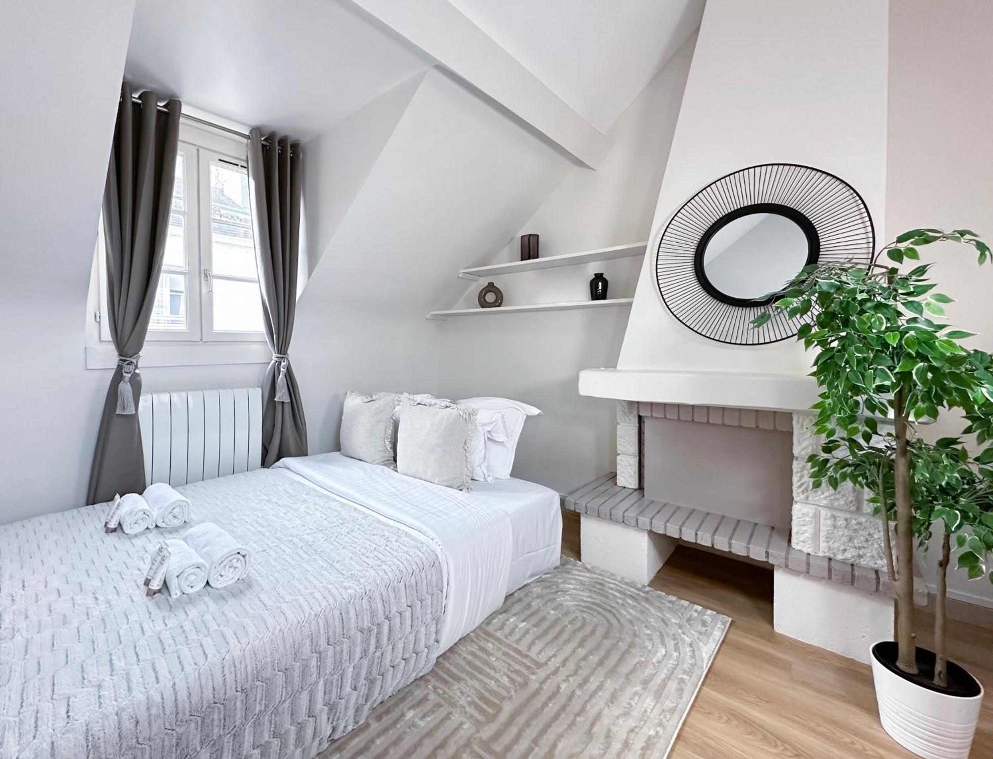 Unique & Beautiful Duplex In Saint-Germain Apartment Paris Exterior photo